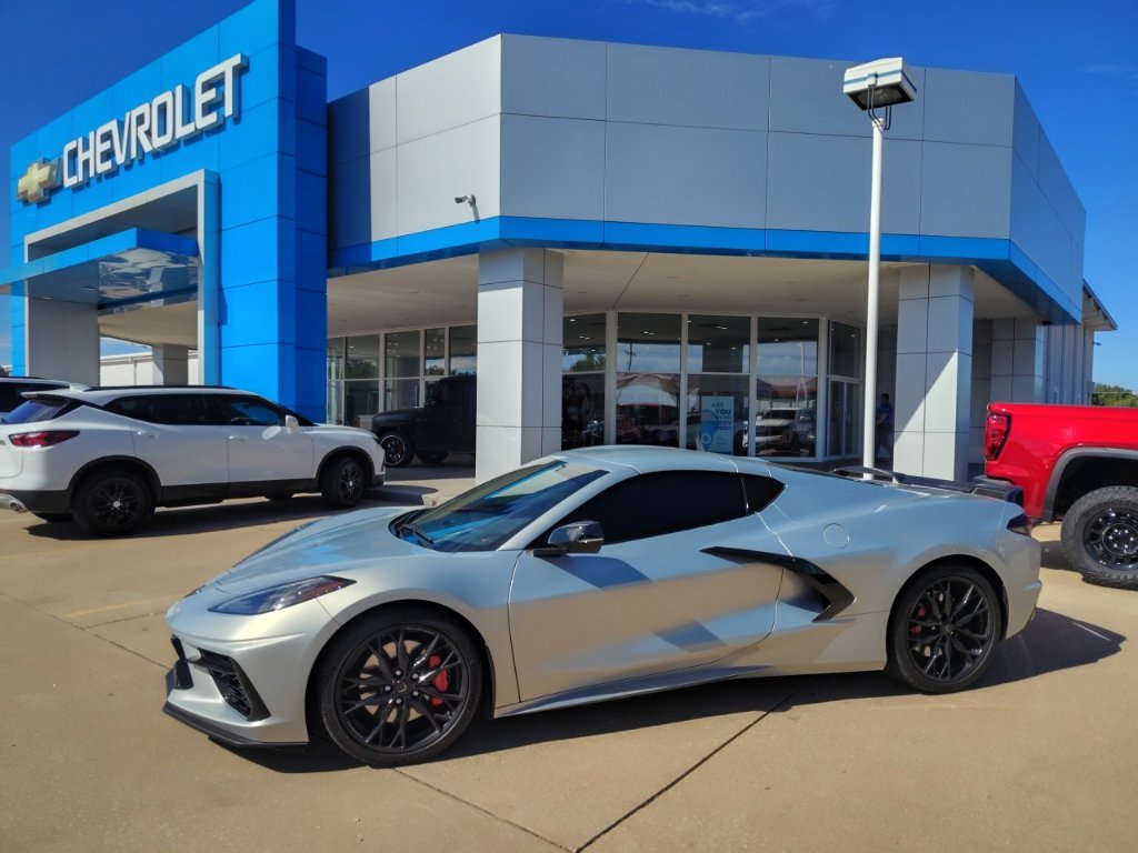 Used 2023 Chevrolet Corvette Stingray Preferred Cpe w/ Z51 Performance Package RWD image 1