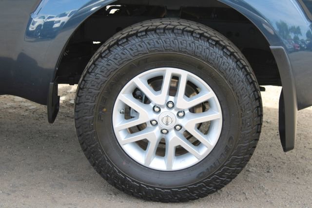 Used 2017 Nissan Frontier SV image 9