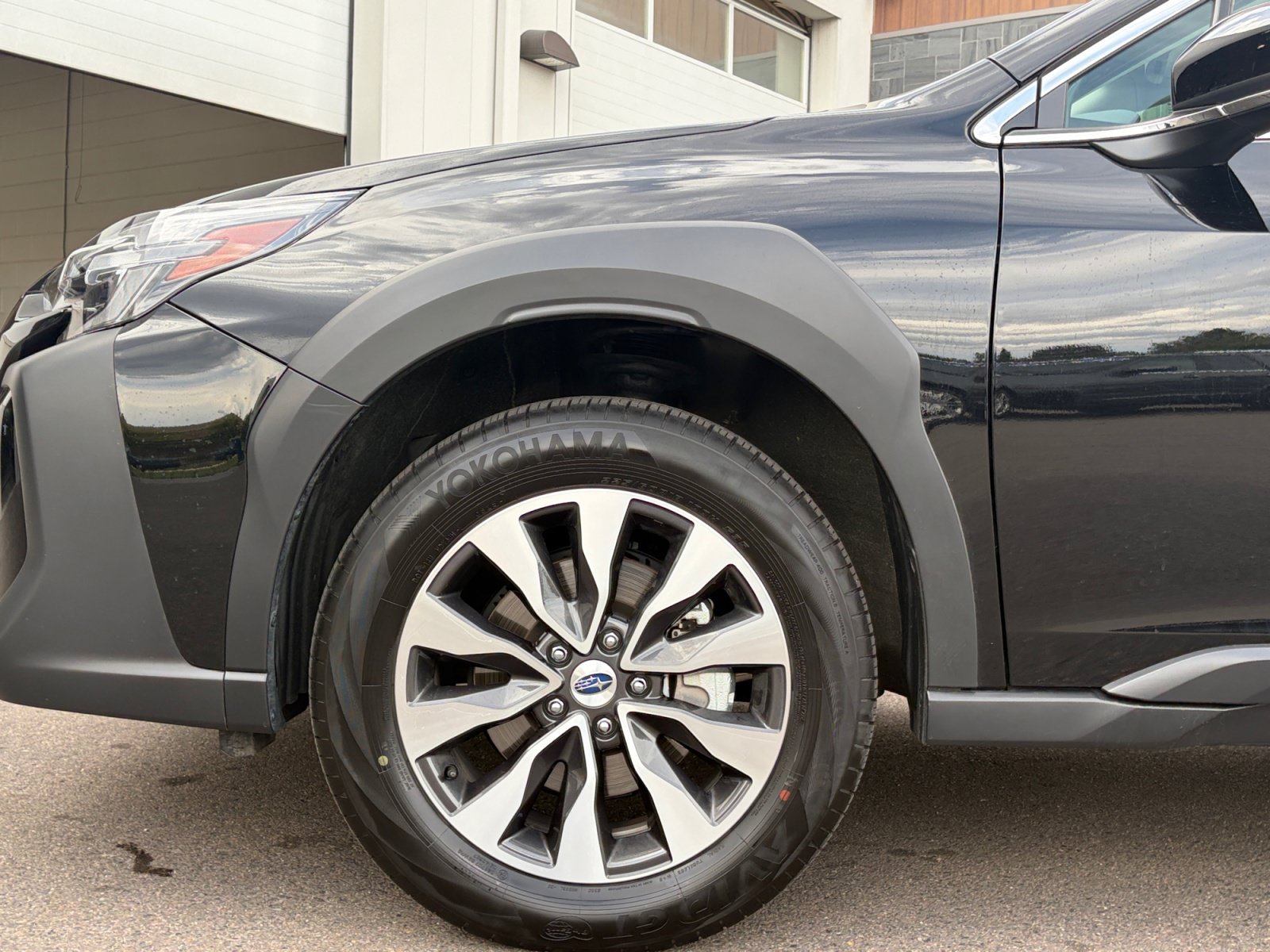 Used 2025 Subaru Outback Limited AWD/4WD image 11