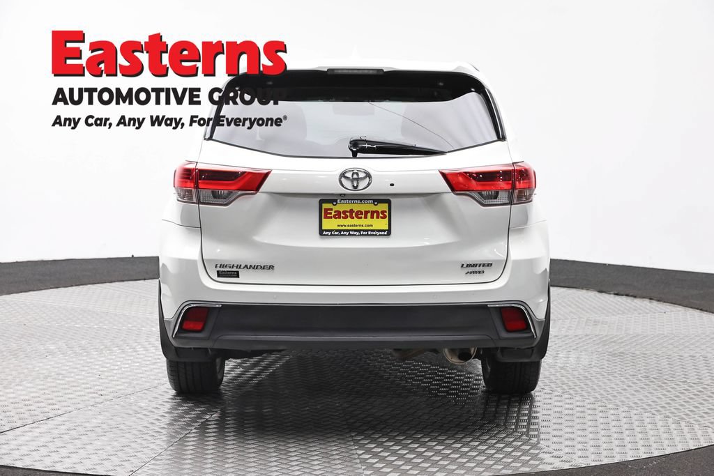 Used 2017 Toyota Highlander Limited Platinum AWD/4WD image 6