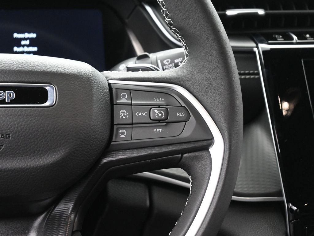 New 2025 Jeep Grand Cherokee L Laredo w/ Luxury Tech Group I image 31