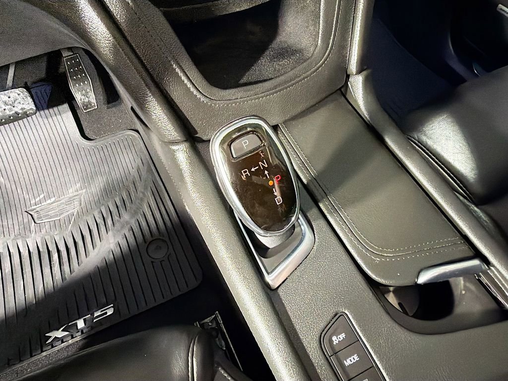 Used 2018 Cadillac XT5 Premium Luxury AWD/4WD image 17