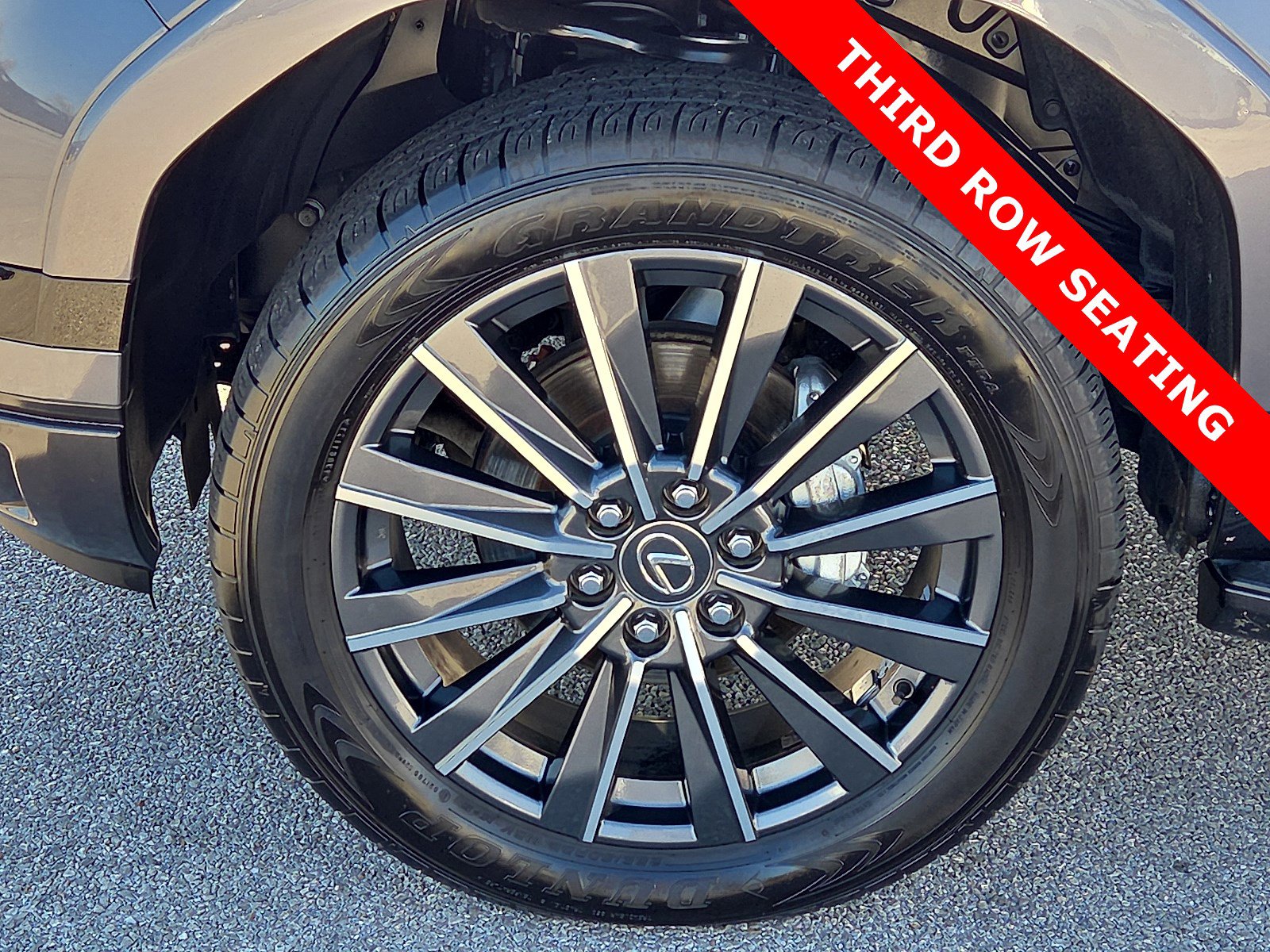 Used 2024 Lexus GX 550 w/ Accessory Package (31) image 7