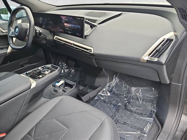 Used 2024 BMW iX xDrive50 w/ Premium Package AWD/4WD image 23