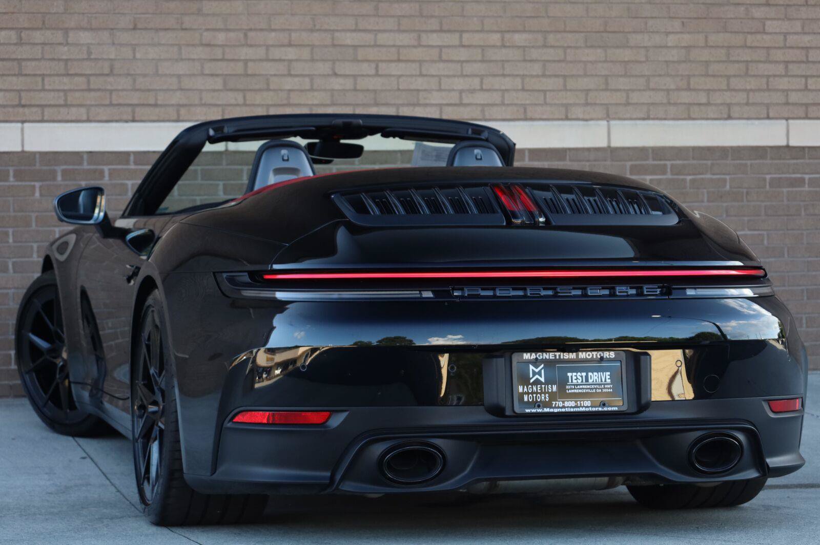 Used 2026 Porsche 911 Carrera T RWD image 16