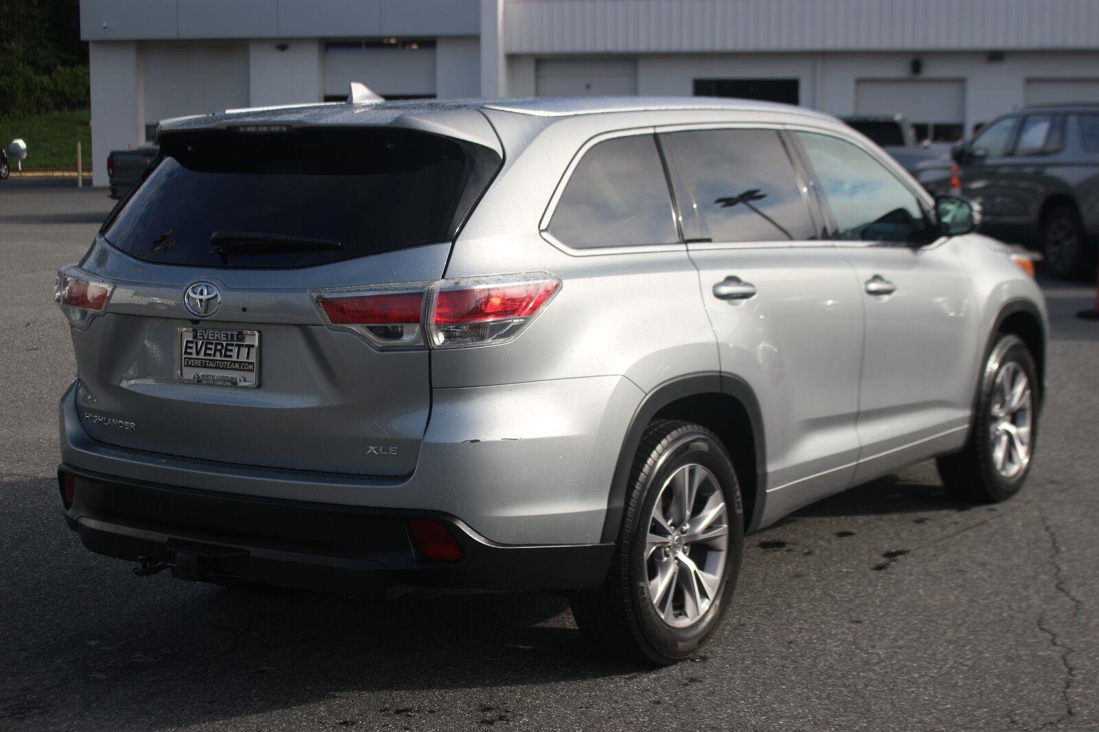 Used 2015 Toyota Highlander XLE FWD image 6