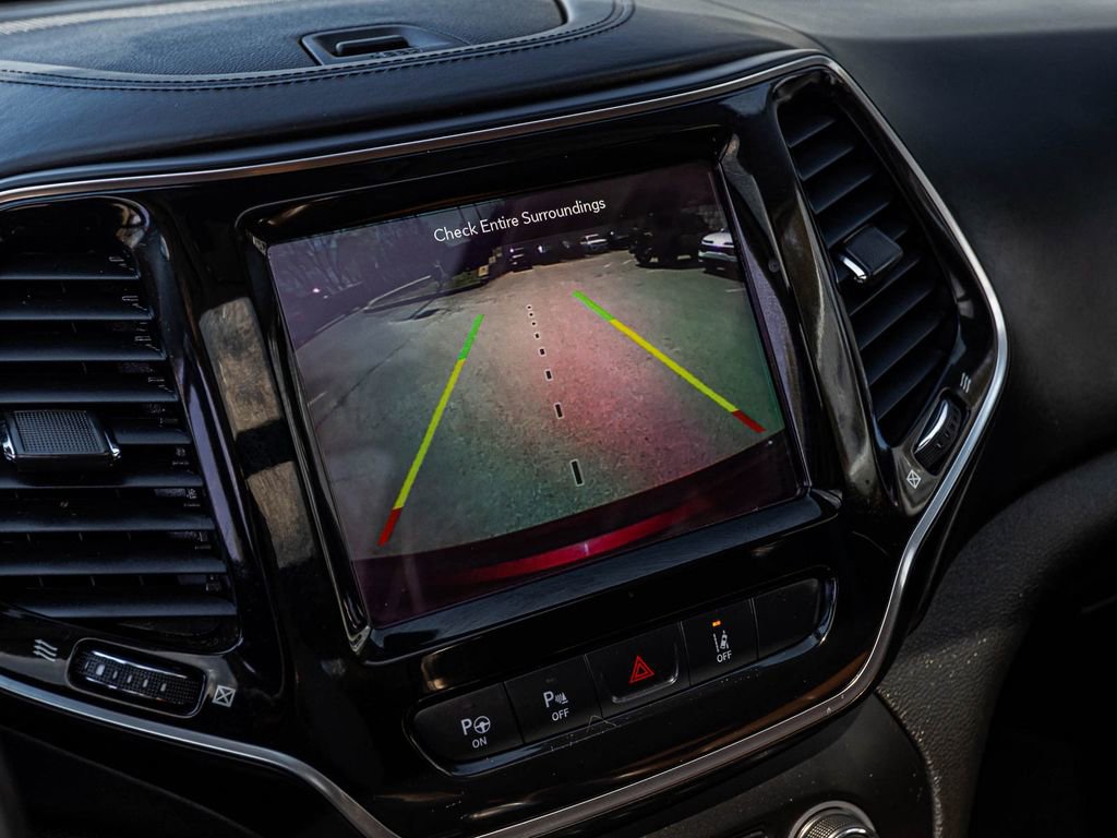 Used 2019 Jeep Cherokee Overland w/ Technology Group AWD/4WD image 20