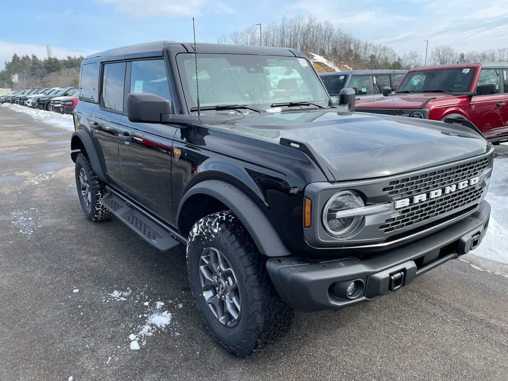 New 2025 Ford Bronco Badlands image 3