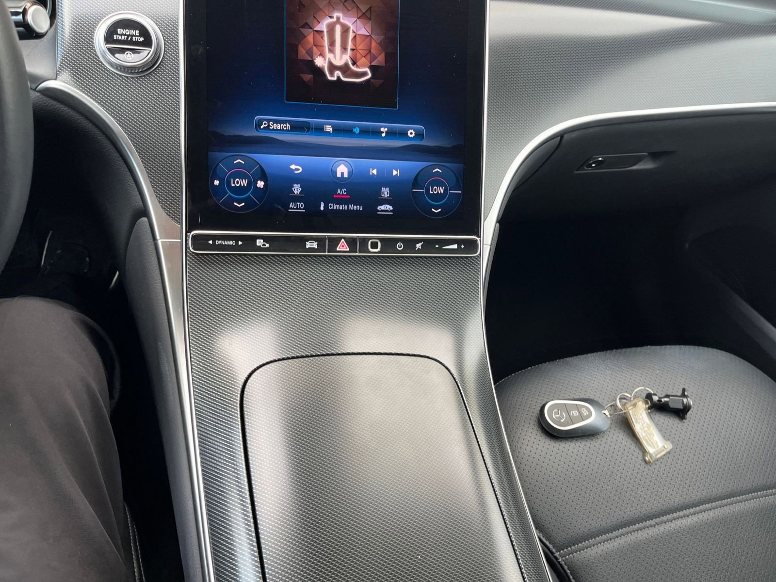 Used 2024 Mercedes-Benz GLC 300 4MATIC image 41