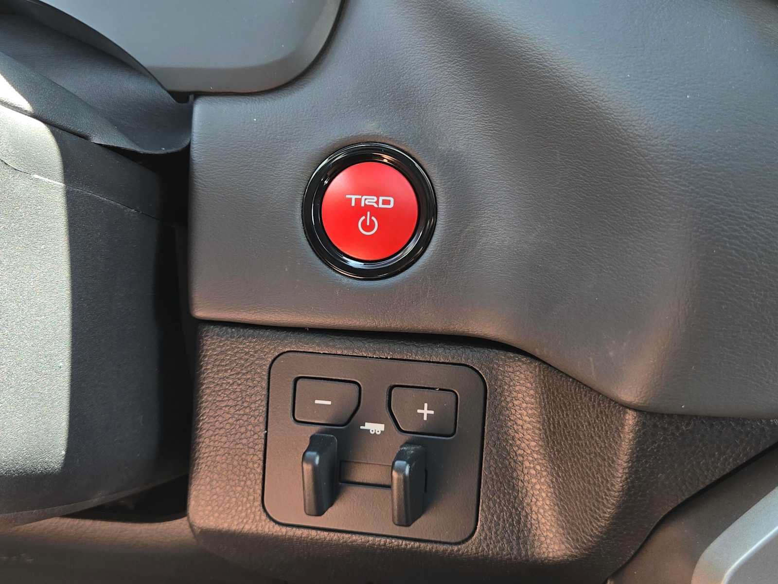 New 2026 Toyota Sequoia Platinum AWD/4WD image 39