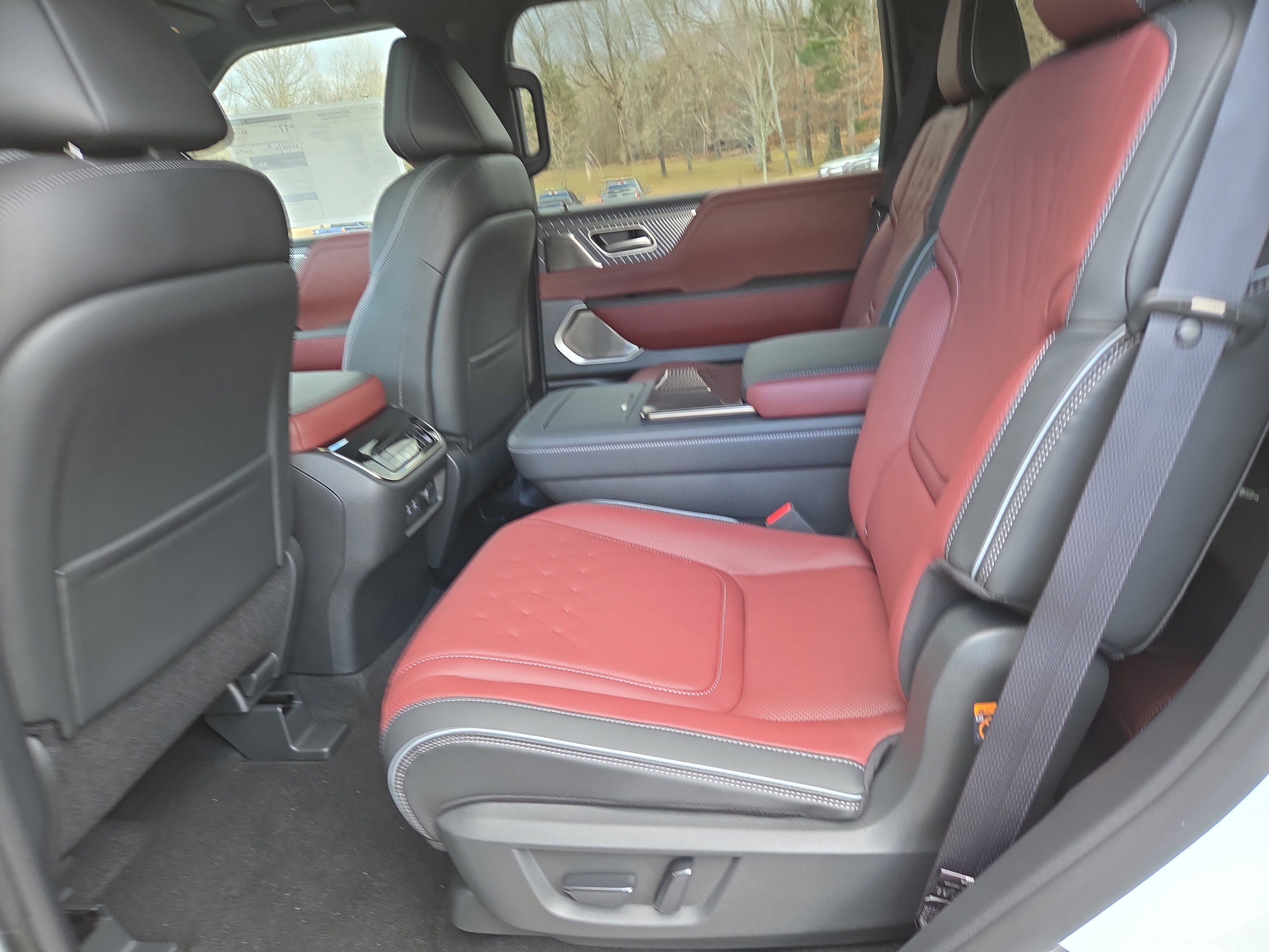 New 2026 INFINITI QX80 Autograph w/ Premium Cargo Package image 6