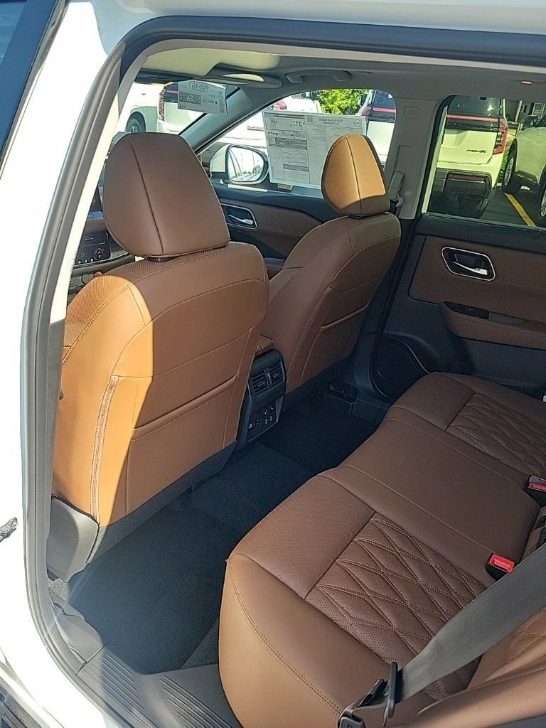 New 2026 Nissan Rogue Platinum w/ Platinum Premium Package image 36