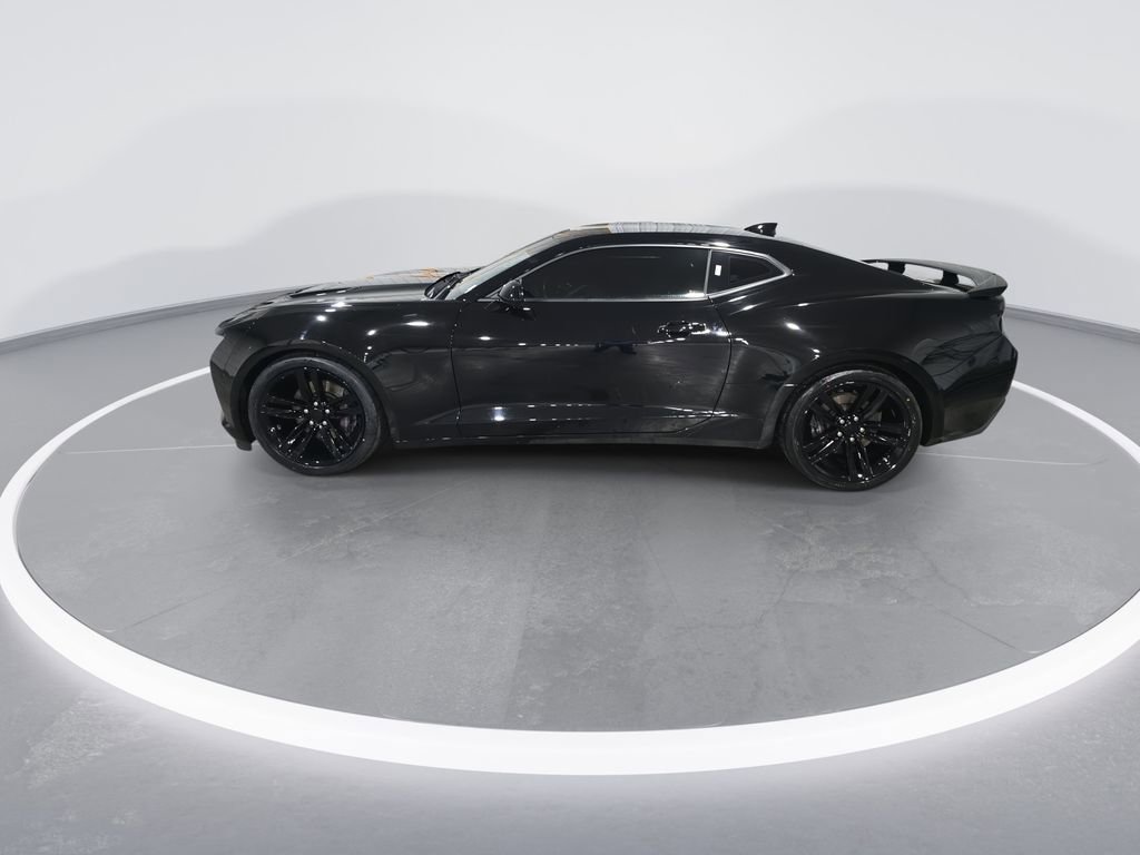 Used 2017 Chevrolet Camaro SS RWD image 5