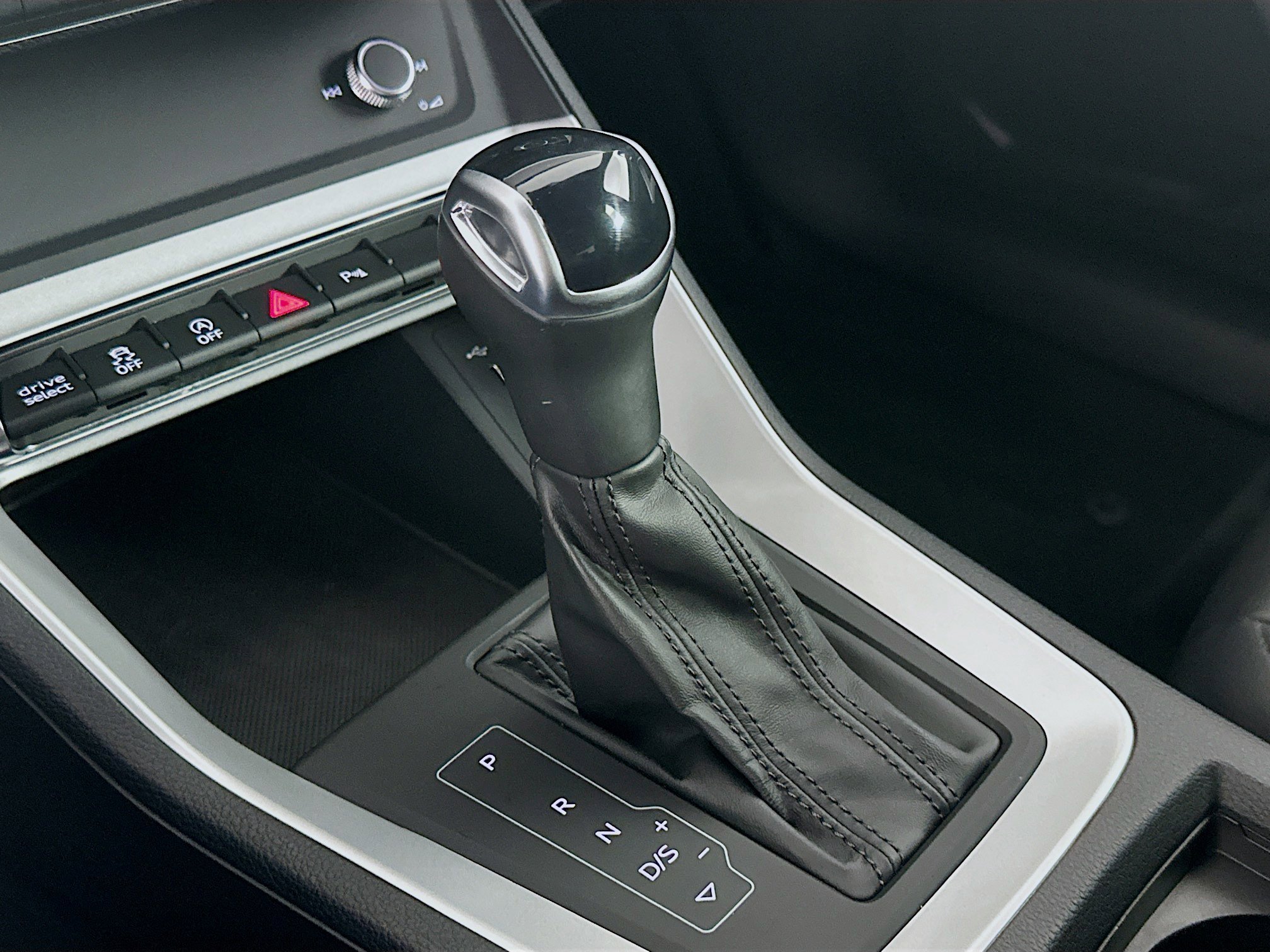 Used 2025 Audi Q3 2.0T Premium image 23