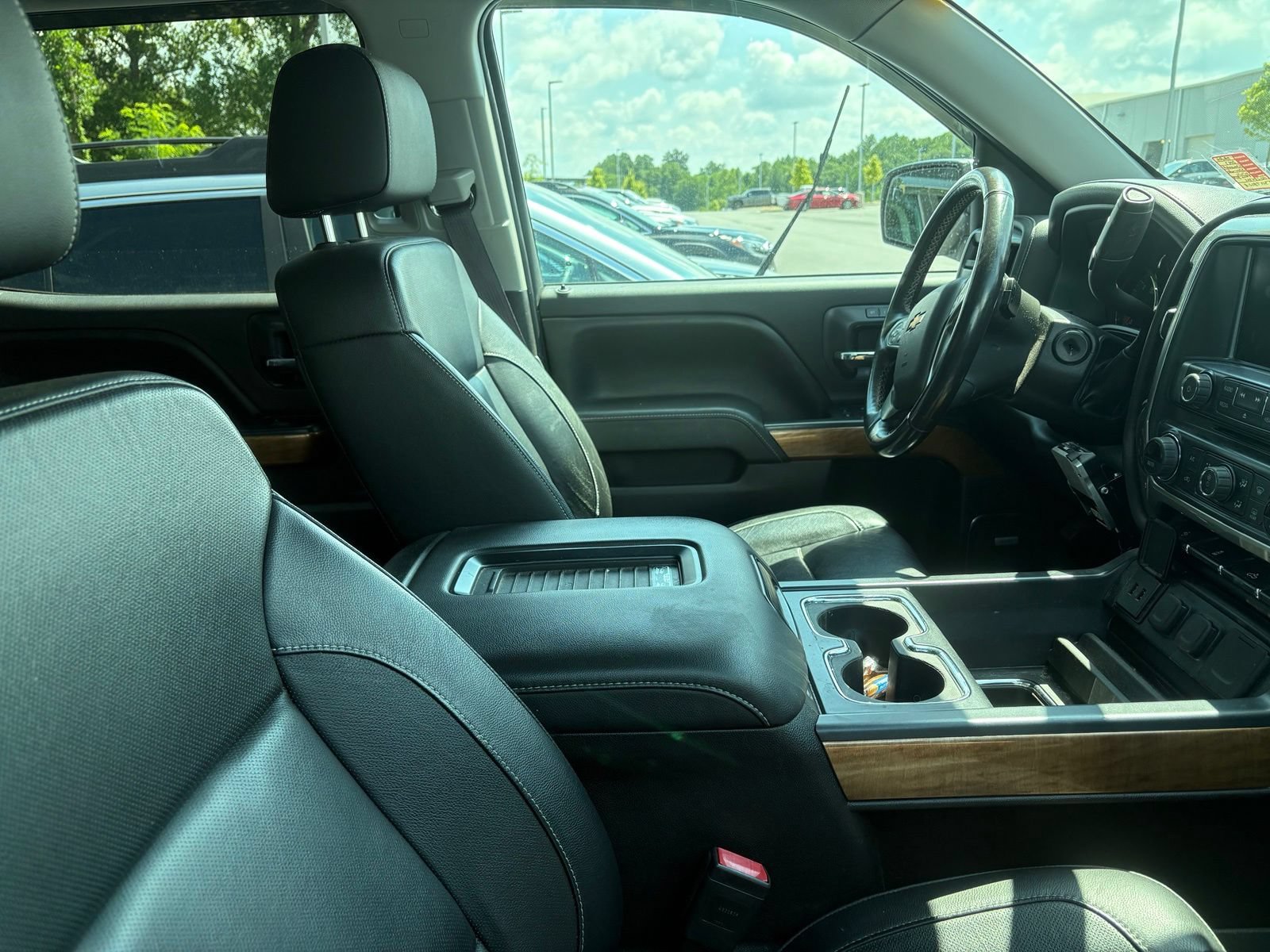 Used 2017 Chevrolet Silverado 1500 LTZ w/ Sport Package AWD/4WD image 9