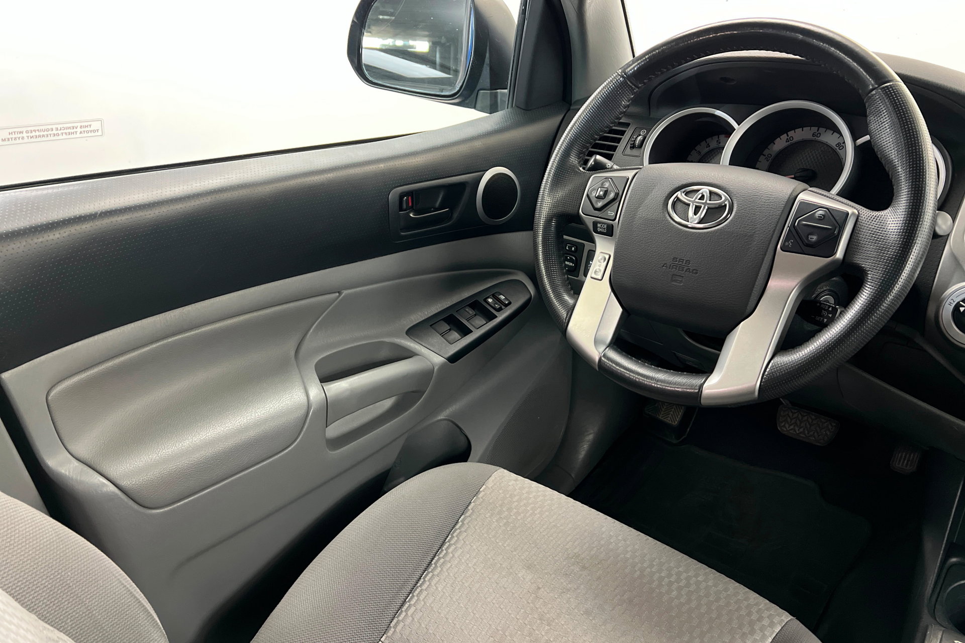 Used 2015 Toyota Tacoma Double Cab 4x4 SR5 V6 Long Bed image 12