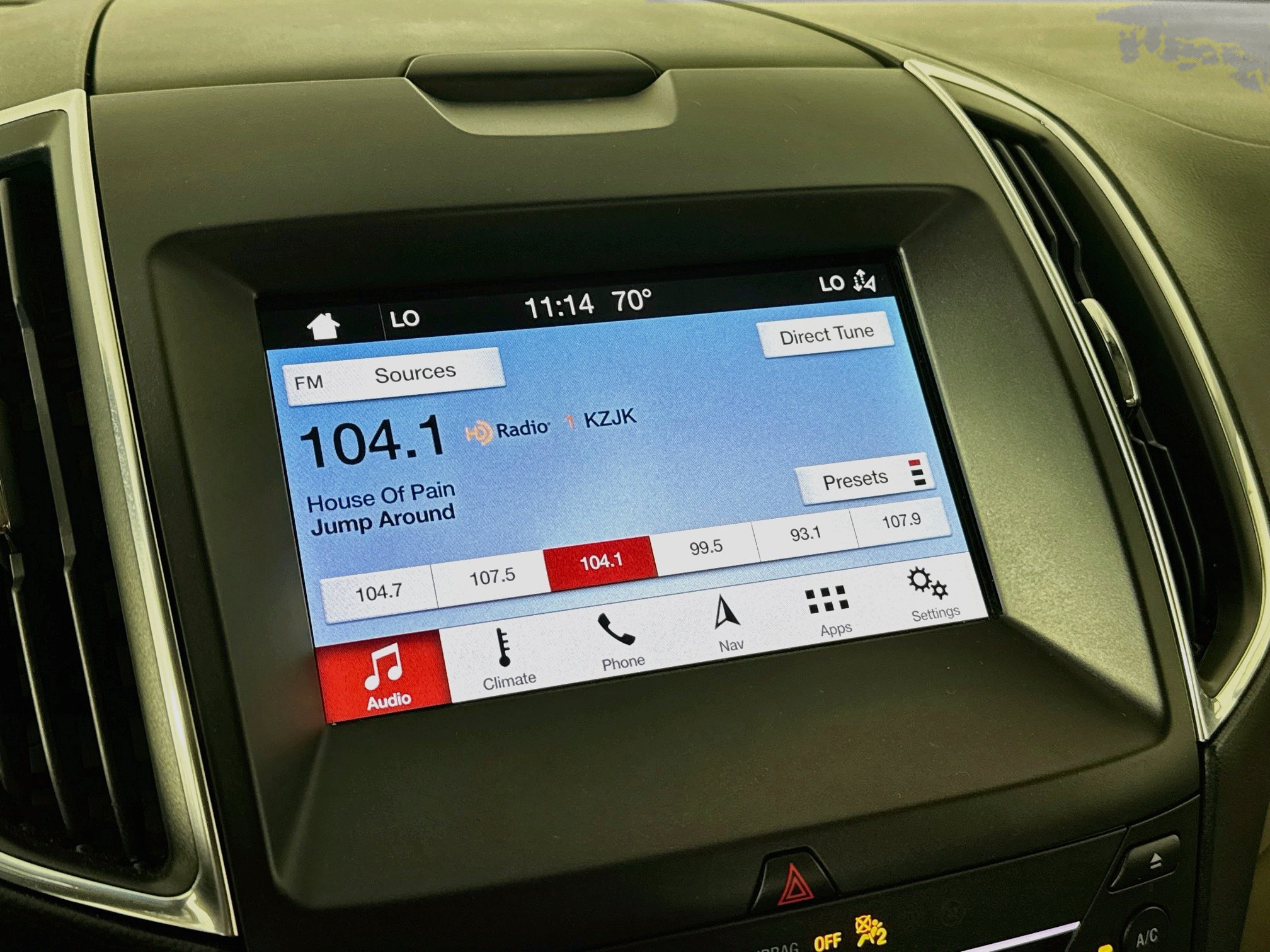 Used 2019 Ford Edge Titanium w/ Cold Weather Package AWD/4WD image 15