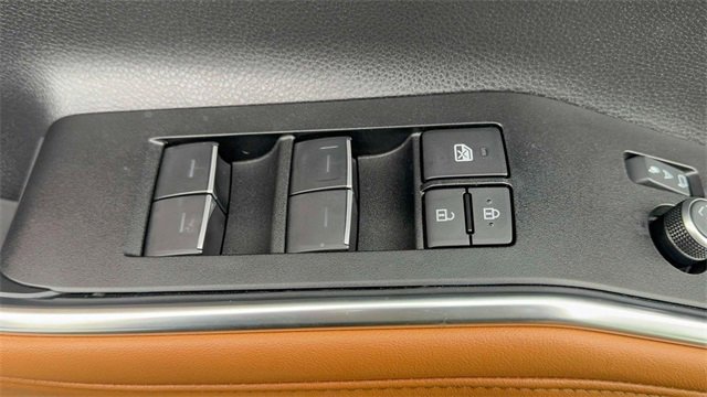 Used 2025 Toyota Highlander Platinum image 14
