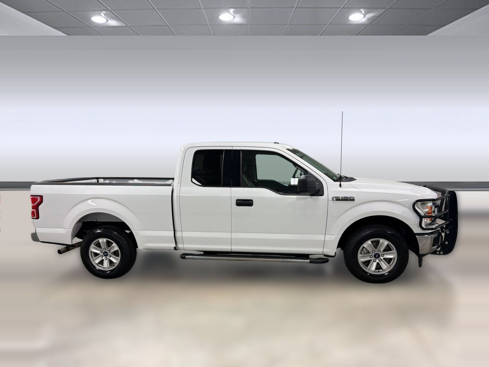 Used 2018 Ford F150 XLT w/ Trailer Tow Package RWD image 6