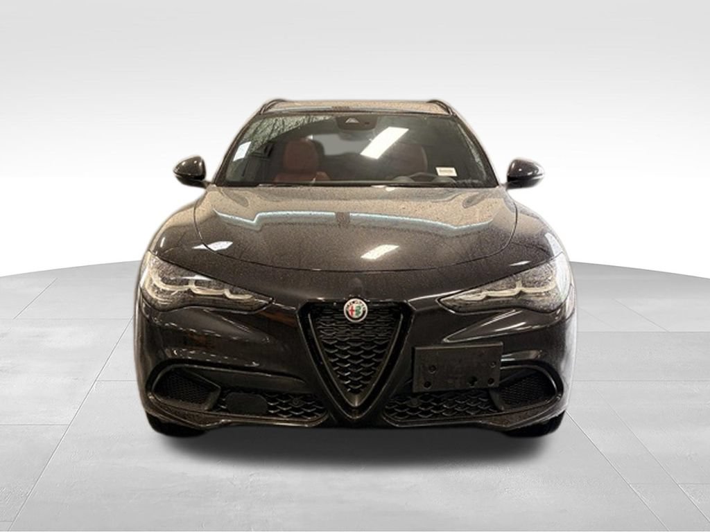 Used 2024 Alfa Romeo Stelvio Veloce AWD/4WD image 3