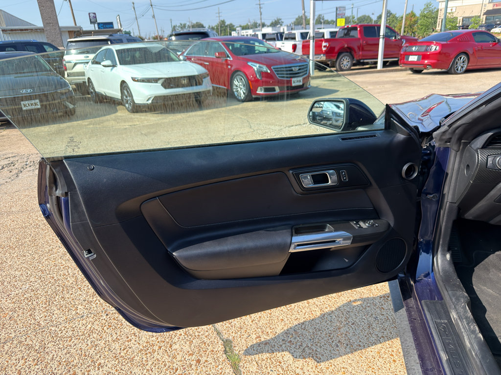 Used 2018 Ford Mustang Coupe RWD image 19