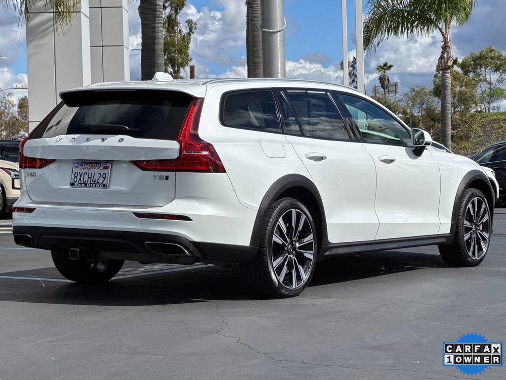 Certified 2021 Volvo V60 T5 Cross Country w/ Climate Package image 5