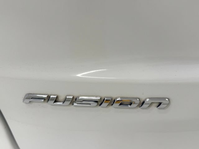 Used 2019 Ford Fusion SE FWD image 14