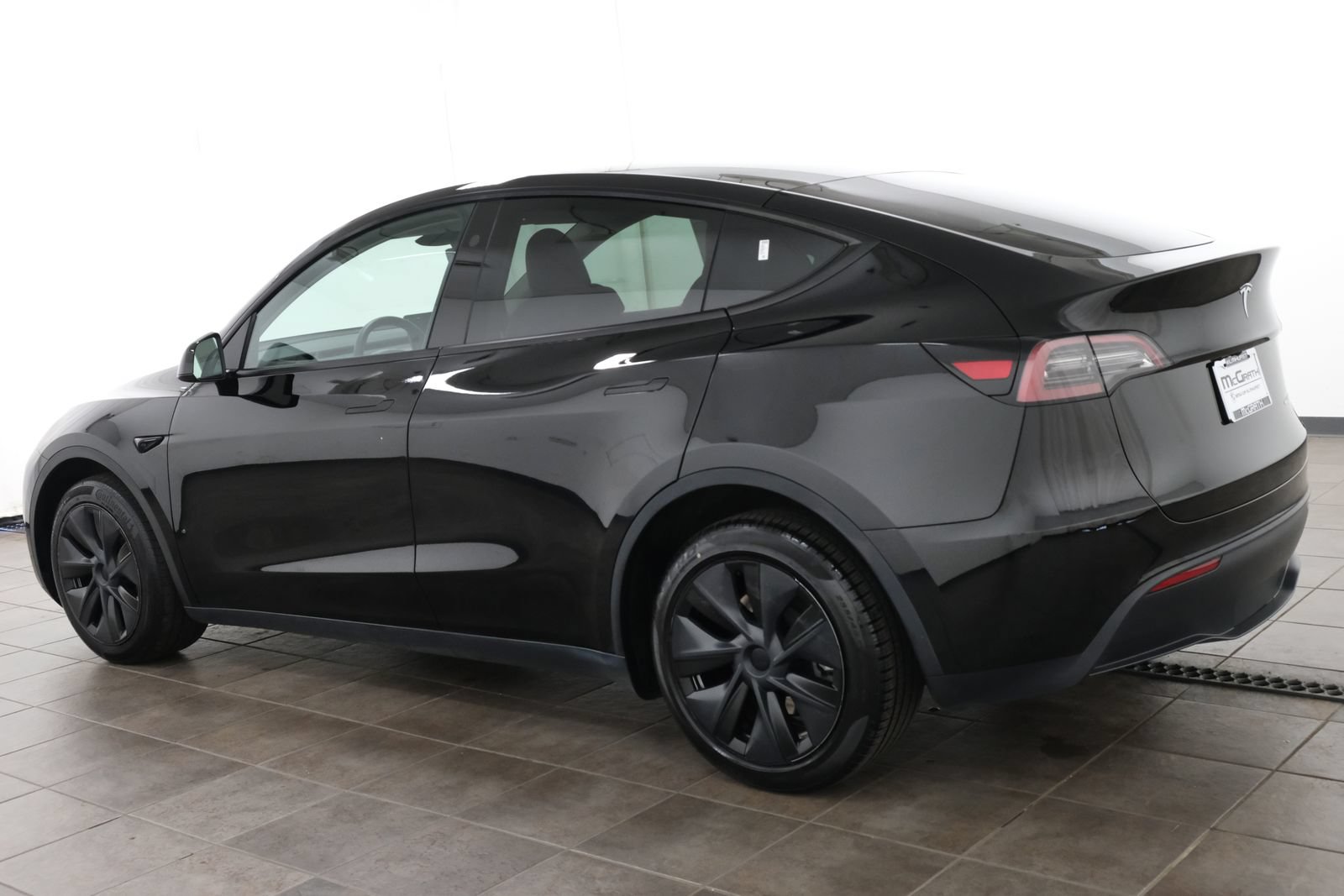 Used 2024 Tesla Model Y Long Range AWD/4WD image 5
