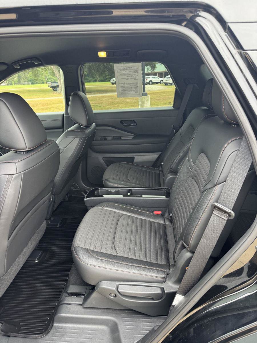 Used 2025 Nissan Pathfinder Rock Creek AWD/4WD image 14