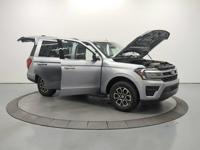 Used 2024 Ford Expedition XLT RWD image 10