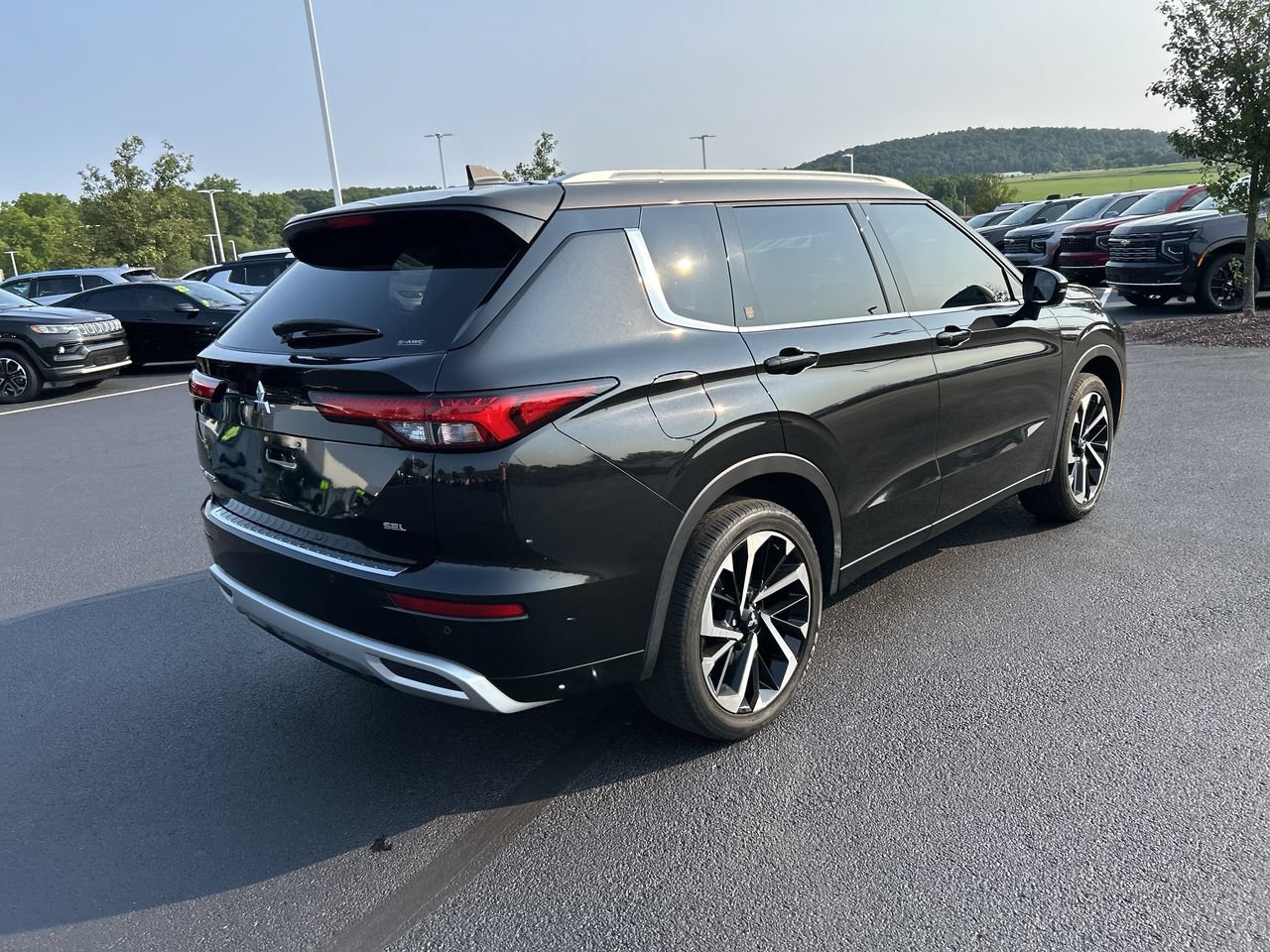 Used 2023 Mitsubishi Outlander SEL AWD/4WD image 7