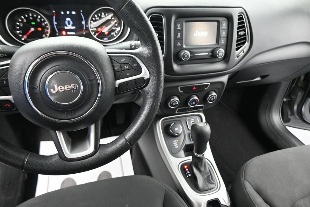 Used 2018 Jeep Compass Sport AWD/4WD image 39