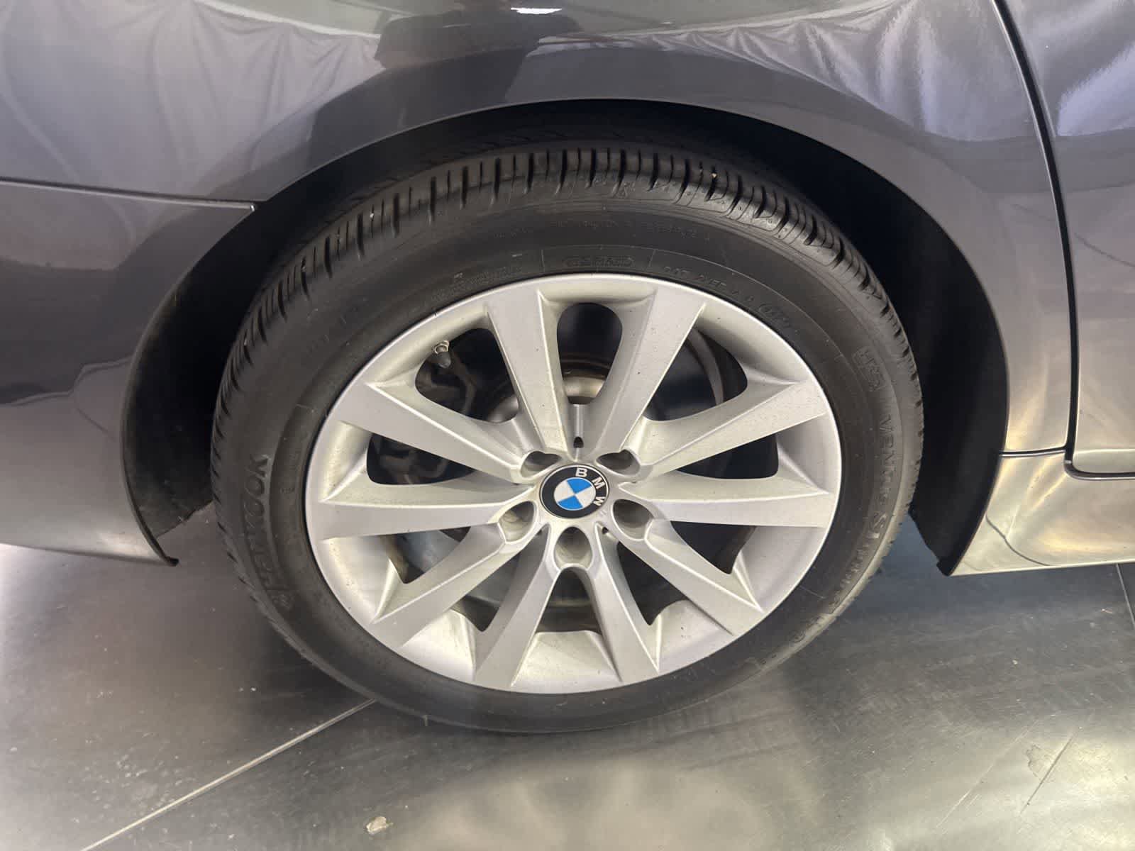 Used 2016 BMW 535i Sedan w/ Driver Assistance Package RWD image 16
