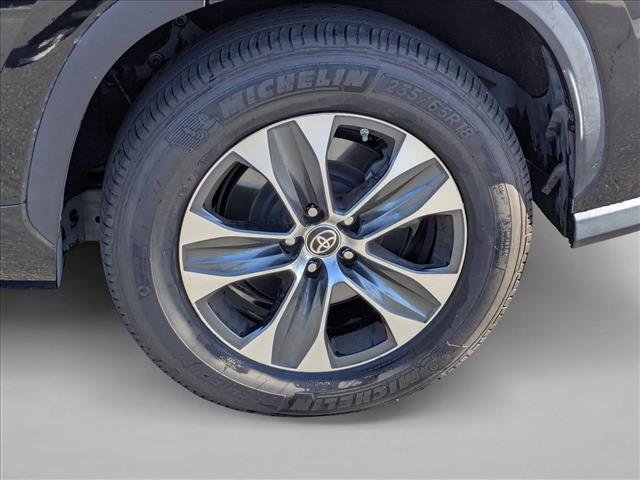 Used 2020 Toyota Highlander XLE image 25