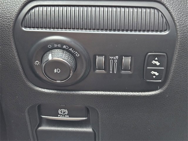 Used 2023 Jeep Wagoneer Series III w/ Premium Group I image 22