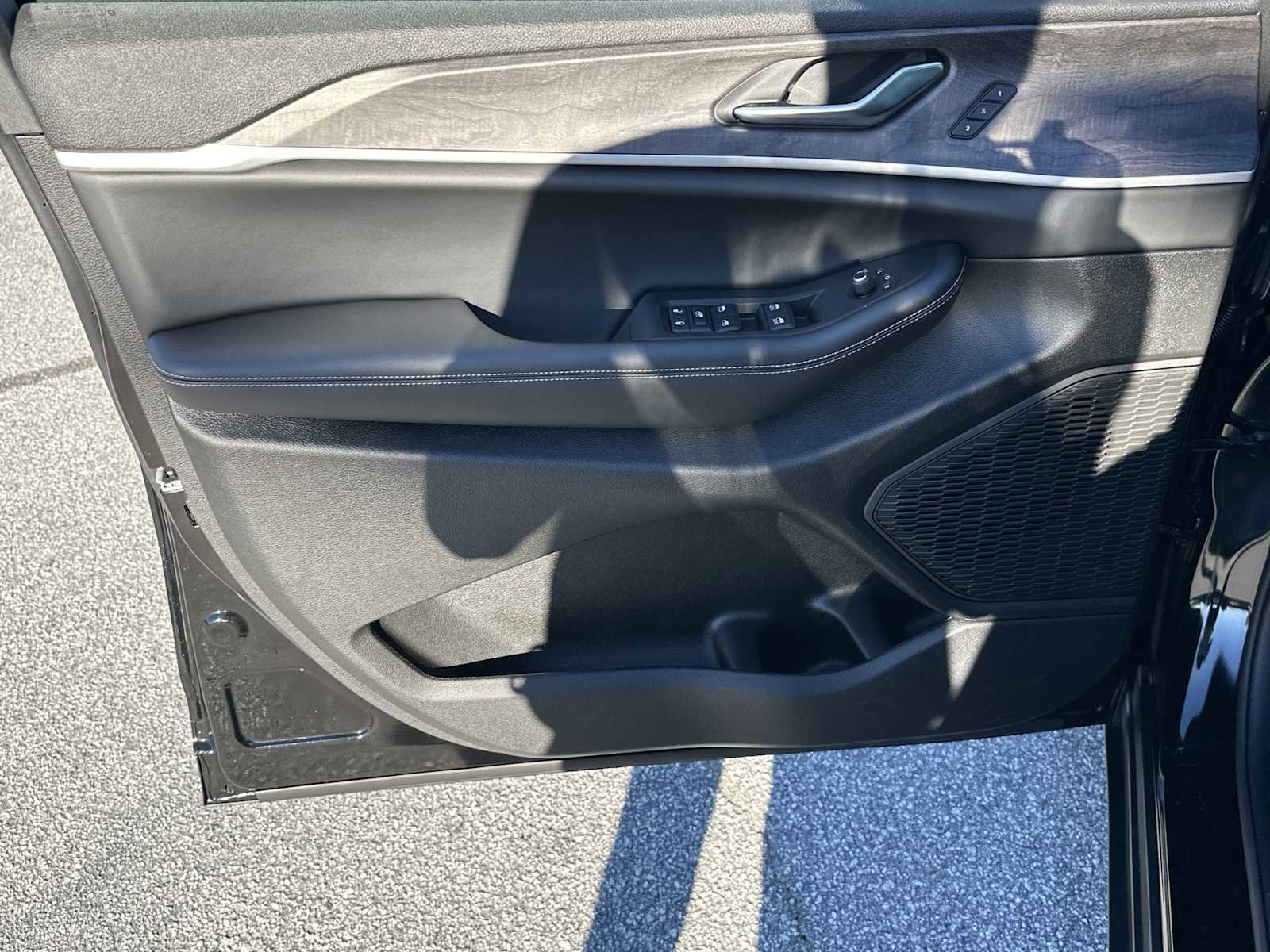 New 2025 Jeep Grand Cherokee L Limited image 10