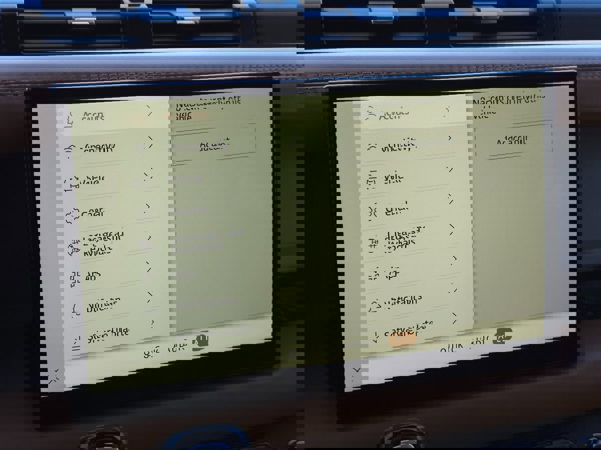 Used 2023 Land Rover Defender 130 S image 54