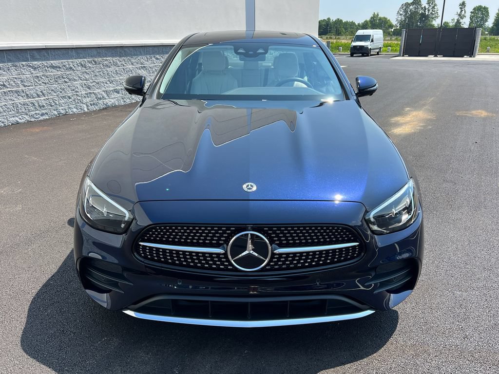 Used 2023 Mercedes-Benz E 350 4MATIC Sedan image 3