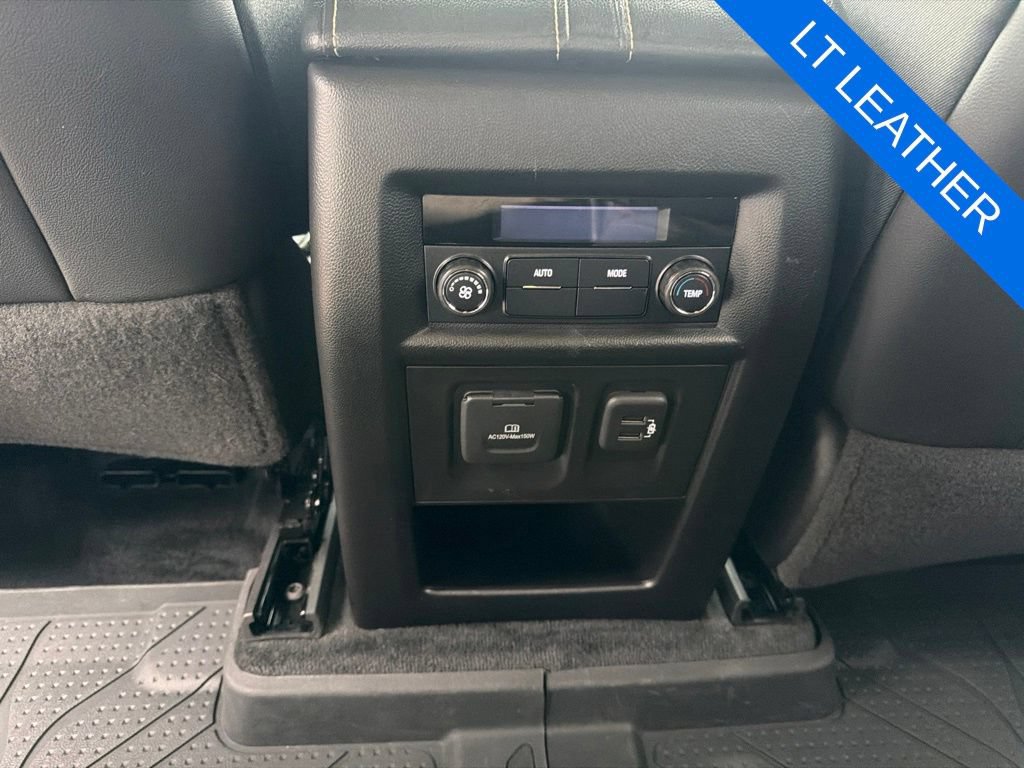 Used 2022 Chevrolet Traverse LT w/ LT Premium Package AWD/4WD image 23