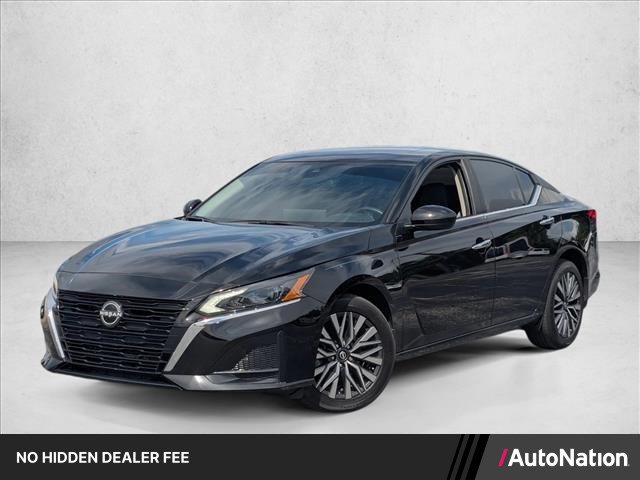Used 2024 Nissan Altima 2.5 SV w/ SV Premium Package AWD/4WD image 1