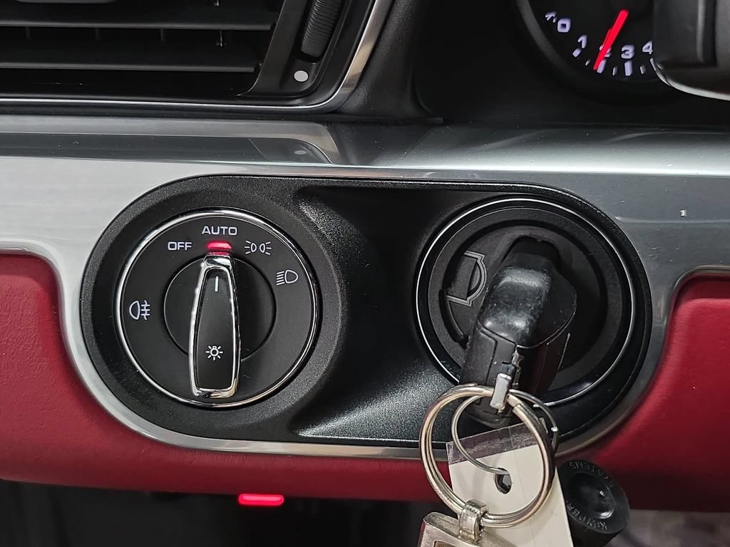 Certified 2019 Porsche 911 Carrera RWD image 21