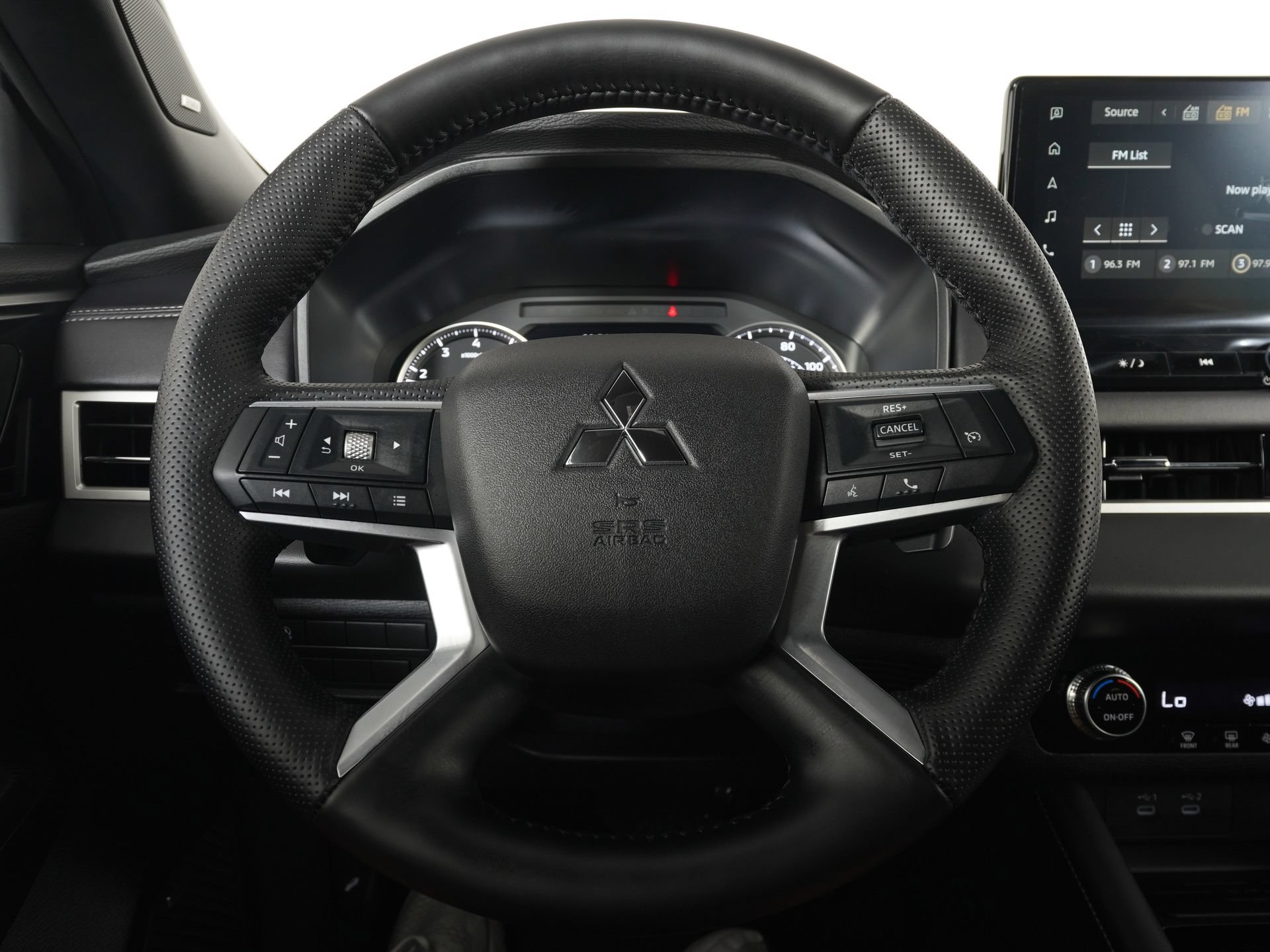 New 2026 Mitsubishi Outlander LE FWD image 12