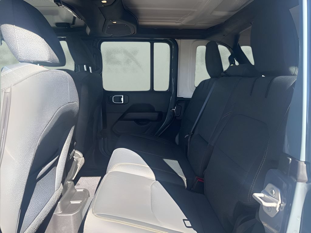 Used 2025 Jeep Wrangler Unlimited Sahara AWD/4WD image 12