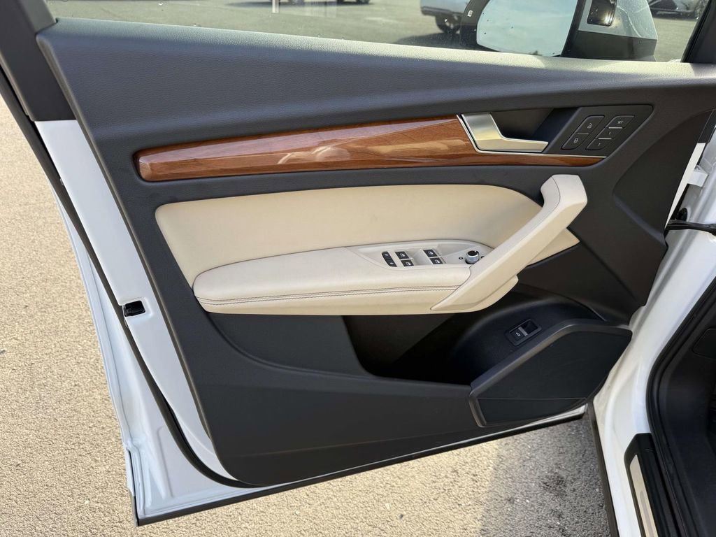 Used 2021 Audi Q5 2.0T Premium Plus w/ Premium Plus Package image 12