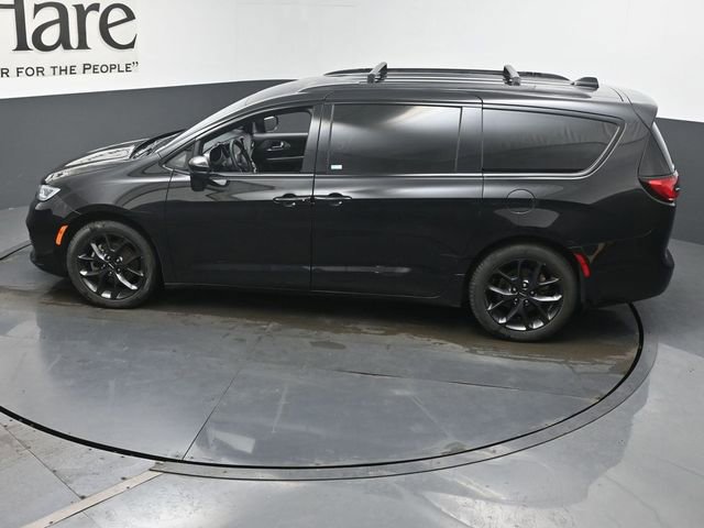 Used 2023 Chrysler Pacifica Touring-L w/ S Appearance Package FWD image 43