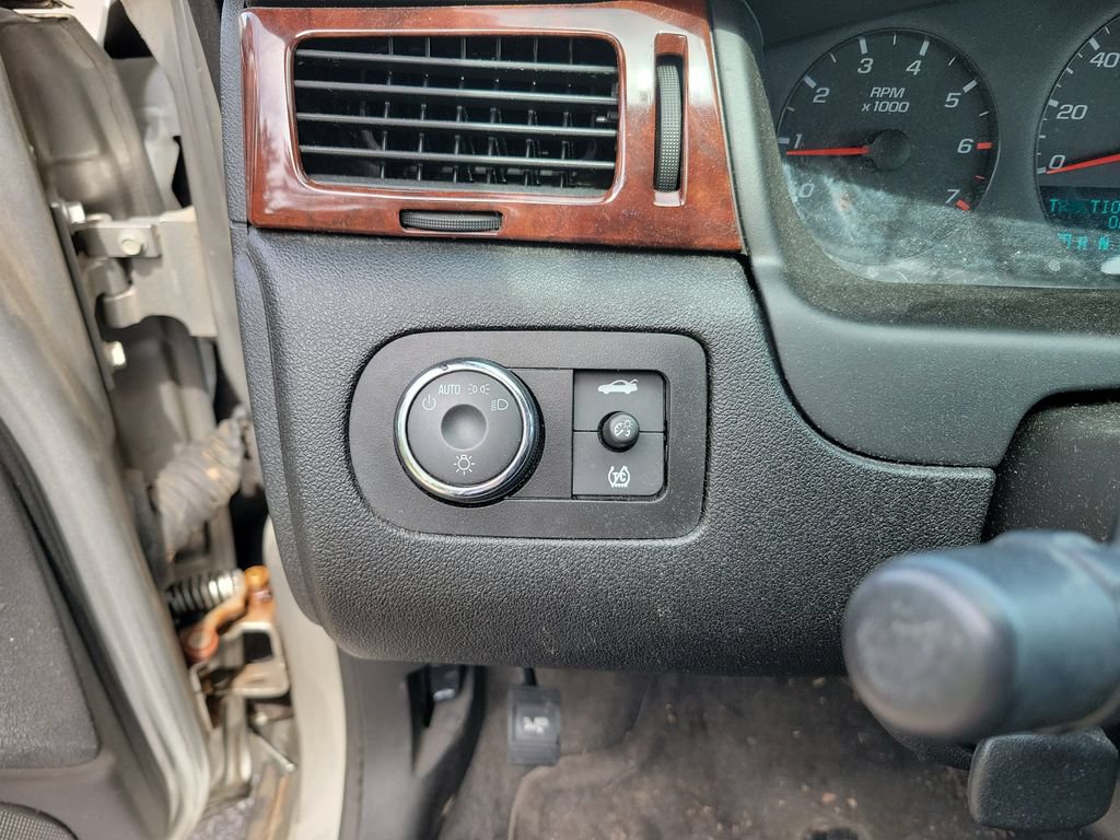 Used 2008 Chevrolet Impala LS FWD image 17