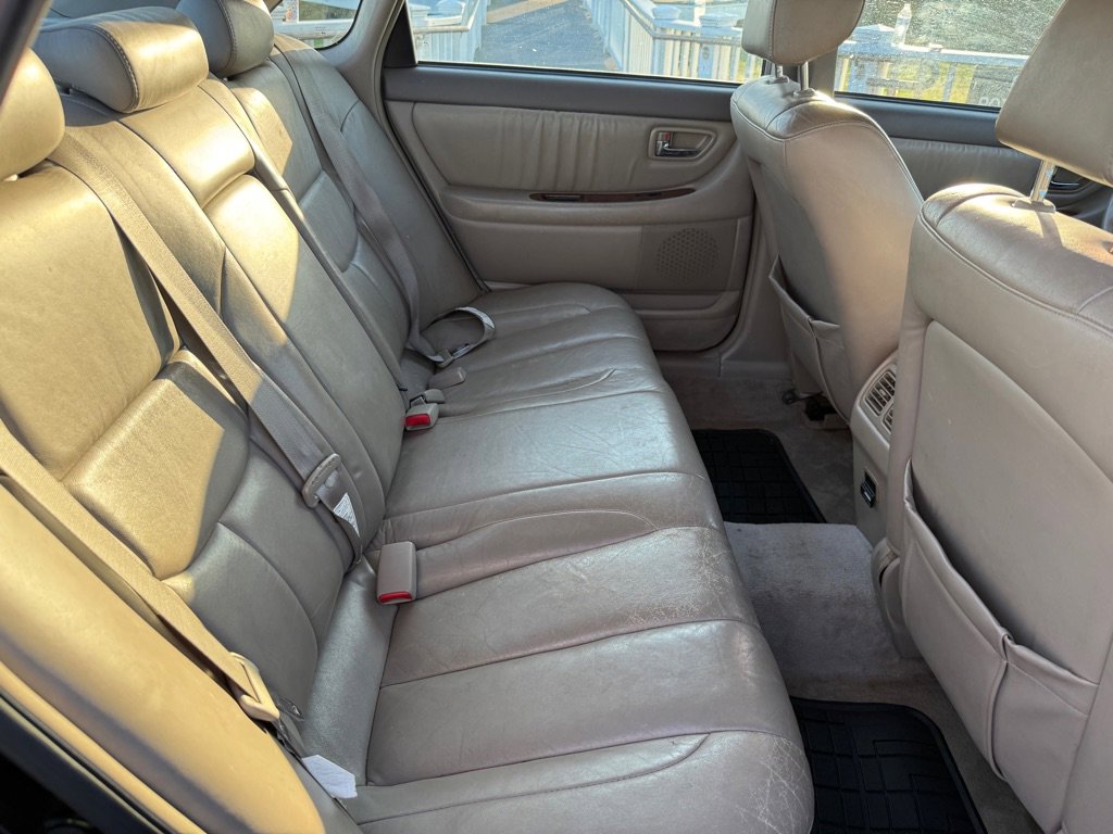 Used 2000 Toyota Avalon XLS FWD image 13