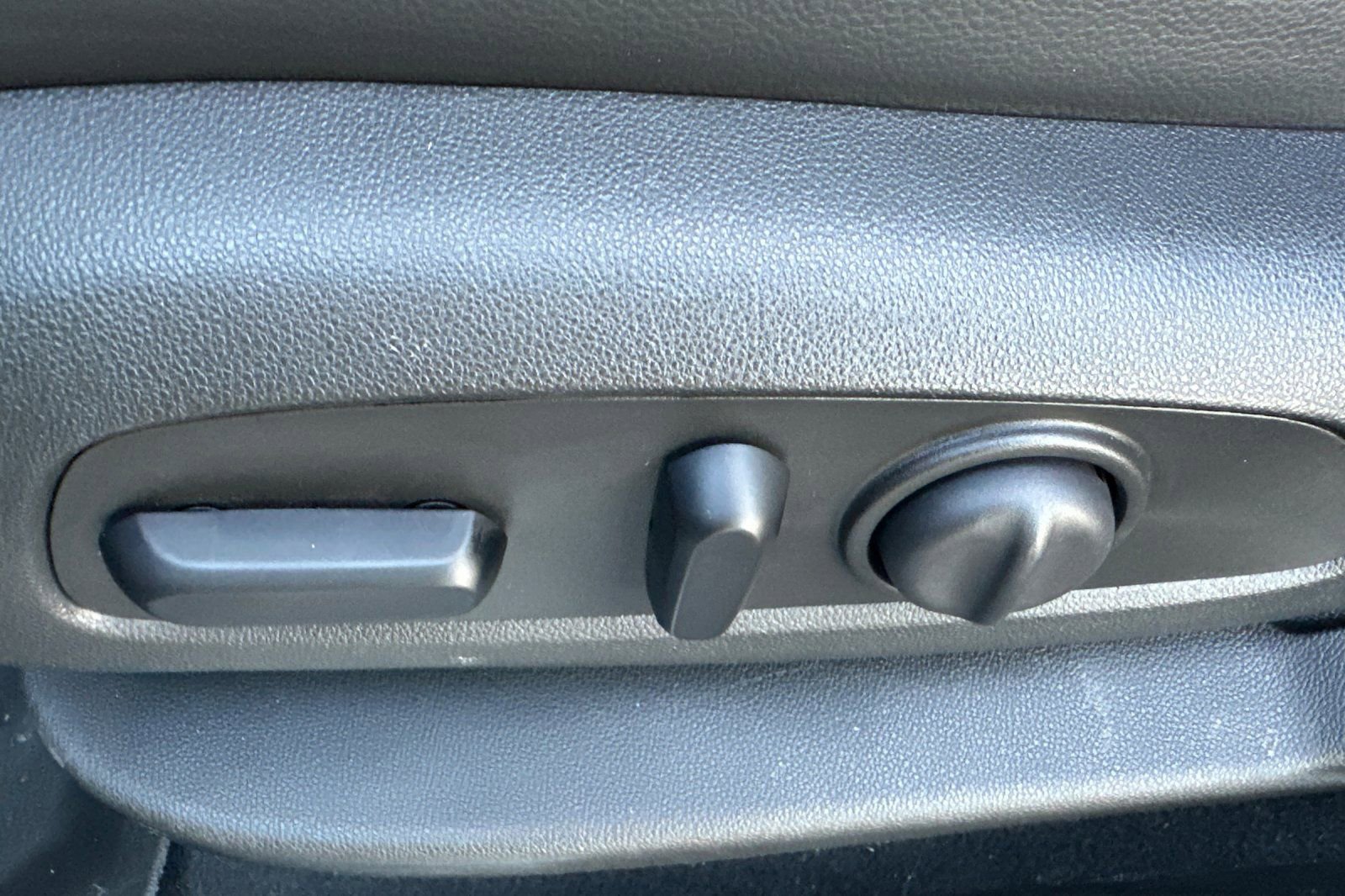 Certified 2023 GMC Acadia Denali w/ Denali Ultimate Package image 12