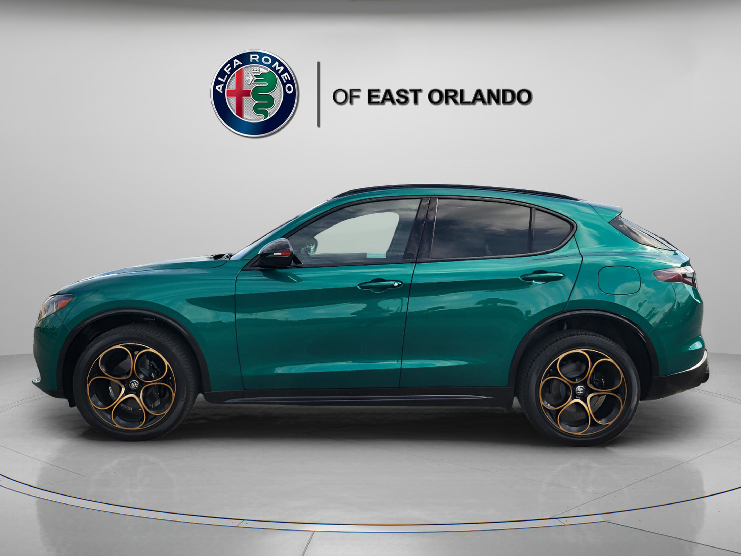 New 2025 Alfa Romeo Stelvio Sprint image 4