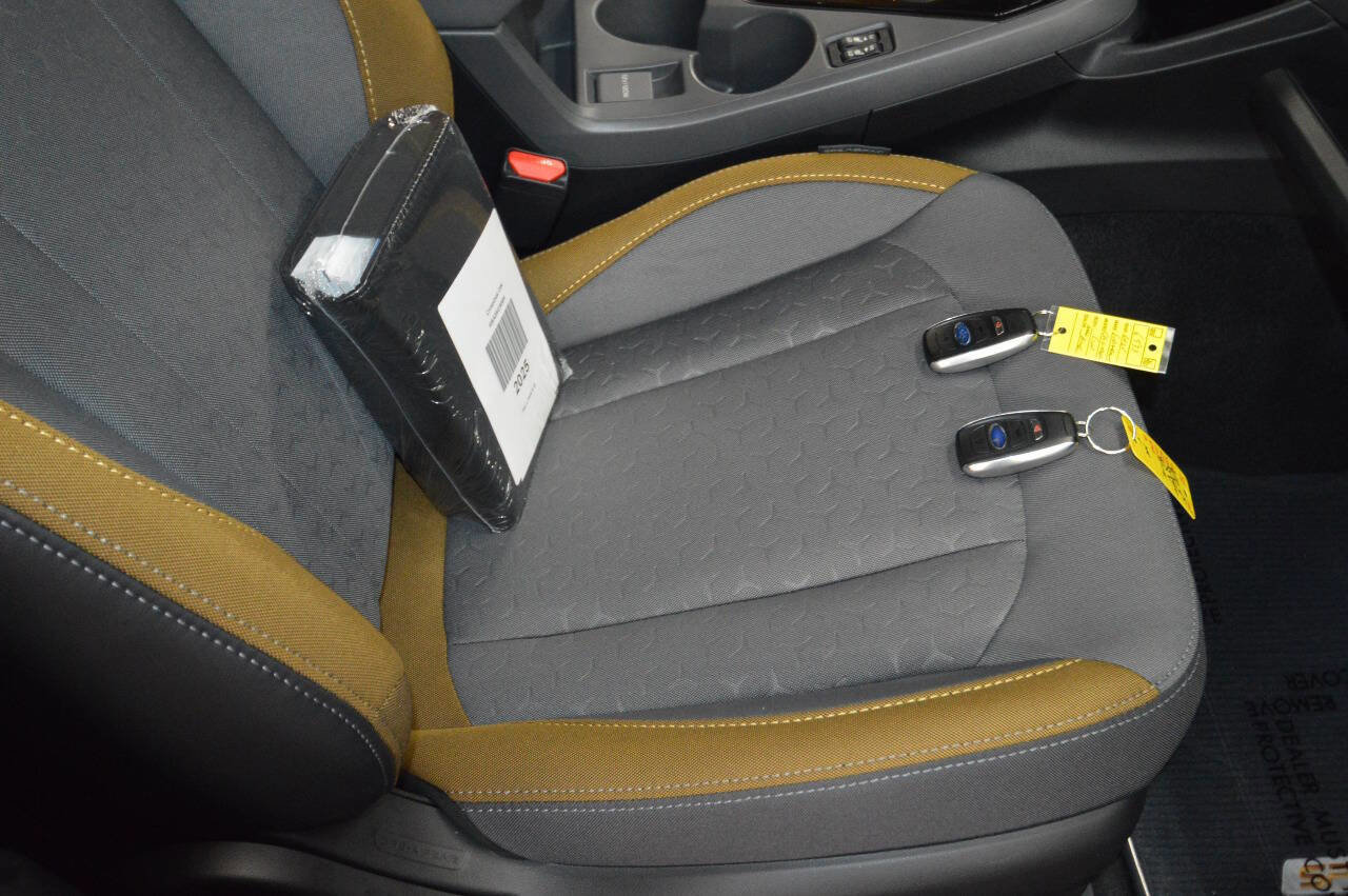 Used 2025 Subaru Crosstrek 2.5i Sport w/ Crosstrek Mirror Package image 5
